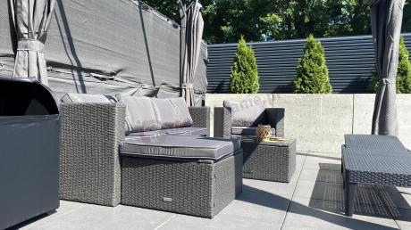 Ciemnoszary zestaw mebli ogrodowych ze stolikiem kawowym