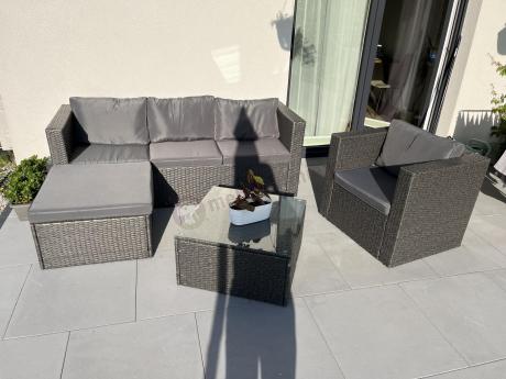 Ciemnoszary zestaw mebli ogrodowych ze stolikiem kawowym