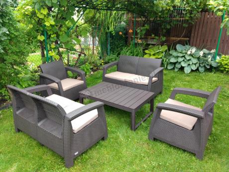 Brązowy zestaw ogrodowy z regulowanym stolikiem