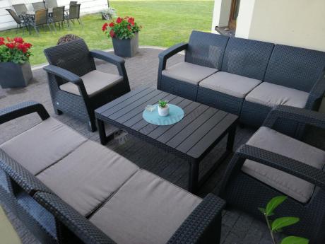 Brązowy zestaw ogrodowy dla 5 osób