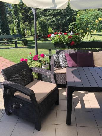 Brązowy zestaw ogrodowy dla 5 osób