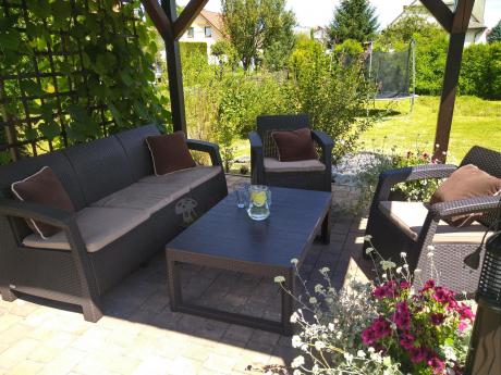 Brązowy zestaw ogrodowy dla 5 osób