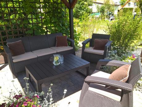 Brązowy zestaw ogrodowy dla 5 osób