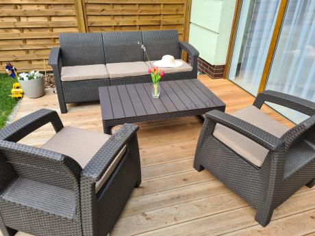 Brązowy zestaw ogrodowy dla 5 osób