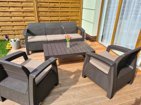 Brązowy zestaw ogrodowy dla 5 osób