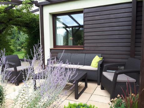 Brązowy zestaw ogrodowy dla 5 osób