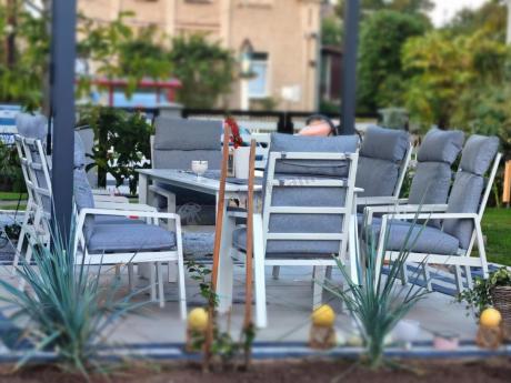 Duży komplet mebli tarasowych ze stołem obiadowym i 8 fotelami - Renalo Dining 8+1 - White
