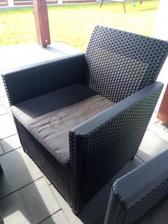 Duży narożnik na taras 172 x 272cm, stół 160x95cm i trzy fotele - grafitowy
