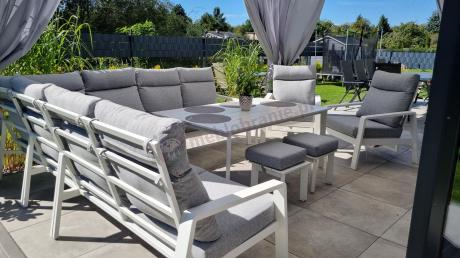 Duży narożnik na taras 278x278cm, stół 160cm, regulowane fotele i pufy - Renalo Corner XL - White