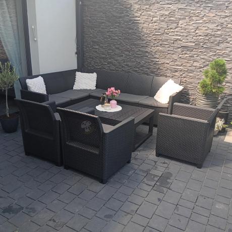Duży narożnik na taras Nedler VI ze stolikiem podnoszonym i trzema fotelami - grafit