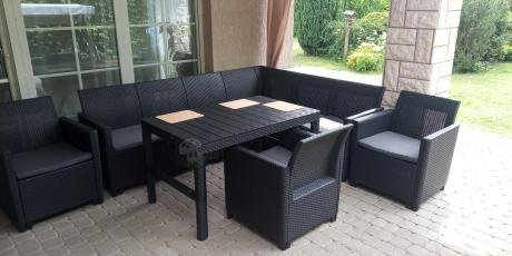 Duży narożnik na taras Nedler VI ze stolikiem podnoszonym i trzema fotelami - grafit