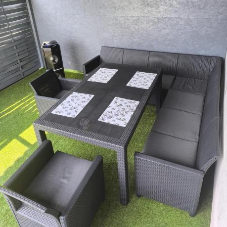 Duży narożnik na taras Nedler VII, stół obiadowy i trzy fotele - grafitowy