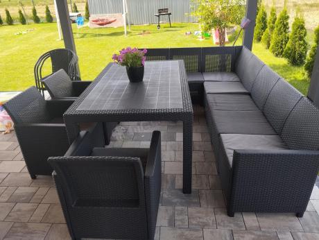 Duży narożnik na taras Nedler VII, stół obiadowy i trzy fotele - grafitowy