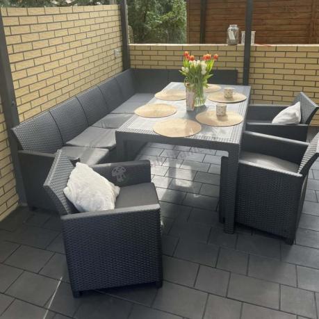 Duży narożnik na taras Nedler VII, stół obiadowy i trzy fotele - grafitowy
