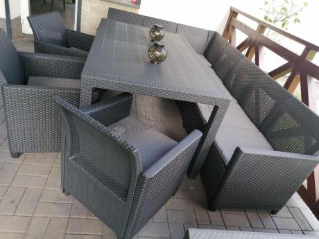 Duży narożnik na taras Nedler VII, stół obiadowy i trzy fotele - grafitowy