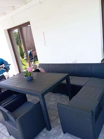 Duży narożnik na taras Nedler VII, stół obiadowy i trzy fotele - grafitowy