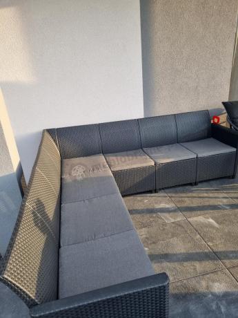 Duży narożnik na taras Nedler VII, stół obiadowy i trzy fotele - grafitowy