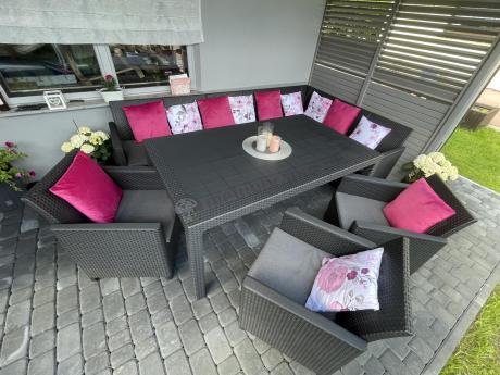 Duży narożnik na taras Nedler VII, stół obiadowy i trzy fotele - grafitowy
