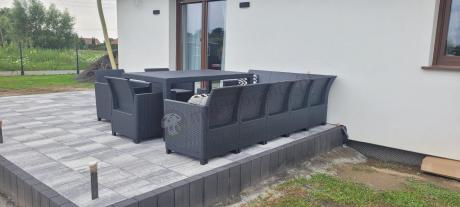 Duży narożnik na taras Nedler VII, stół obiadowy i trzy fotele - grafitowy