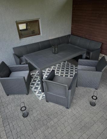 Duży narożnik na taras Nedler VII, stół obiadowy i trzy fotele - grafitowy