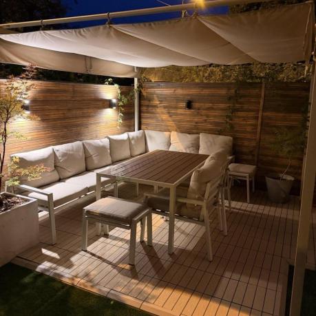 Duży narożnik na taras ze stołem obiadowym fotelami i pufami Sodor Corner XXL - White Polywood