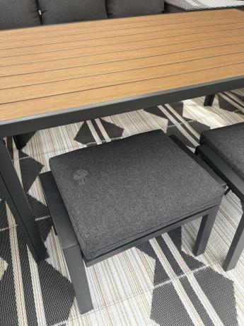 Duży narożnik ogrodowy metalowy 294x184cm Doros Corner XXL z 2 fotelami, 2 pufami i stołem 160cm - Polywood Dark Grey
