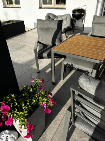 Duży narożnik ogrodowy metalowy 294x184cm Doros Corner XXL z 2 fotelami, 2 pufami i stołem 160cm - Polywood Dark Grey