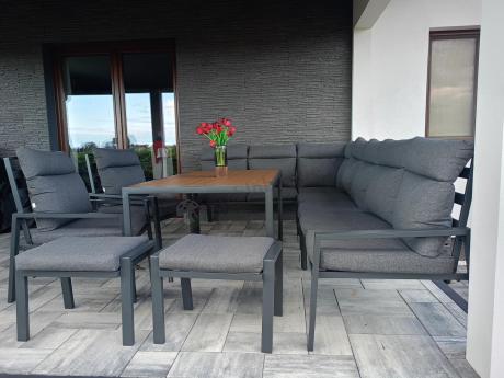 Duży narożnik ogrodowy metalowy 294x184cm Doros Corner XXL z 2 fotelami, 2 pufami i stołem 160cm - Polywood Dark Grey