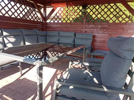 Duży narożnik ogrodowy metalowy 294x184cm Doros Corner XXL z 2 fotelami, 2 pufami i stołem 160cm wysokie oparcia - Da