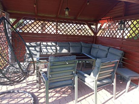 Duży narożnik ogrodowy metalowy 294x184cm Doros Corner XXL z 2 fotelami, 2 pufami i stołem 160cm wysokie oparcia - Da