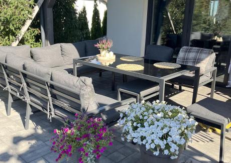 Duży narożnik ogrodowy metalowy 294x184cm Sodor Corner XXL z 2 fotelami, 2 pufami i stołem 160cm - Dark Grey