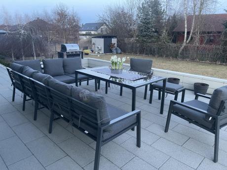 Duży narożnik ogrodowy metalowy 294x184cm Sodor Corner XXL z 2 fotelami, 2 pufami i stołem 160cm - Dark Grey