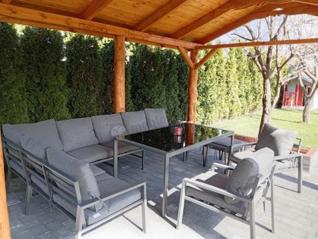 Duży narożnik ogrodowy metalowy 294x184cm Sodor Corner XXL z 2 fotelami, 2 pufami i stołem 160cm - Dark Grey