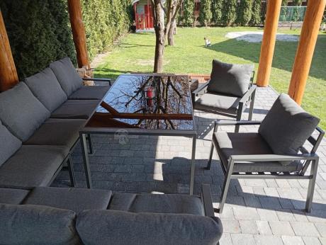 Duży narożnik ogrodowy metalowy 294x184cm Sodor Corner XXL z 2 fotelami, 2 pufami i stołem 160cm - Dark Grey
