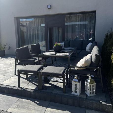Duży narożnik ogrodowy metalowy 294x184cm Sodor Corner XXL z 2 fotelami, 2 pufami i stołem 160cm - Dark Grey