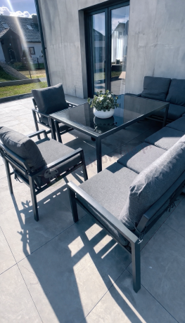 Duży narożnik ogrodowy metalowy 294x184cm Sodor Corner XXL z 2 fotelami, 2 pufami i stołem 160cm - Dark Grey