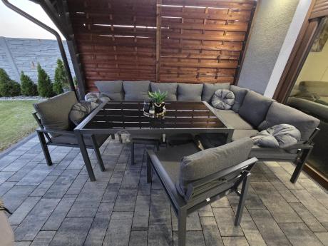Duży narożnik ogrodowy metalowy 294x184cm Sodor Corner XXL z 2 fotelami, 2 pufami i stołem 160cm - Dark Grey