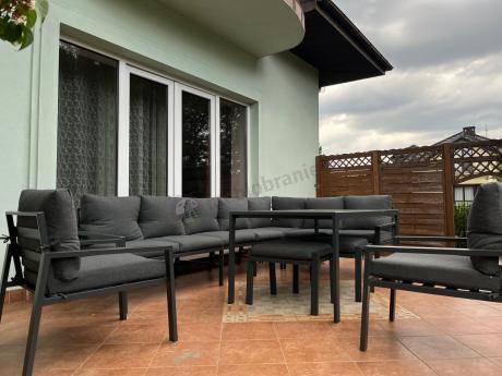 Duży narożnik ogrodowy metalowy 294x184cm Sodor Corner XXL z 2 fotelami, 2 pufami i stołem 160cm - Dark Grey