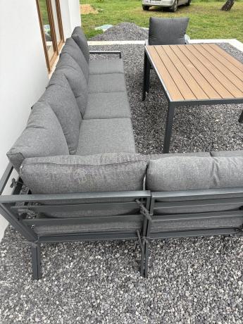 Duży narożnik ogrodowy metalowy 294x184cm Sodor Corner XXL z 2 fotelami, 2 pufami i stołem 160cm - Dark Grey Polywood