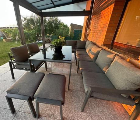 Duży narożnik ogrodowy metalowy Sodor Corner XXL z fotelami, pufami i stołem 160cm - Dark Grey