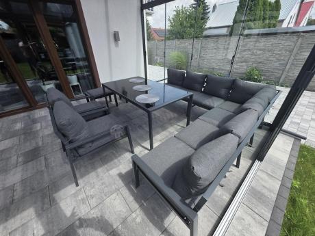 Duży narożnik ogrodowy metalowy Sodor Corner XXL z fotelami, pufami i stołem 160cm - Dark Grey