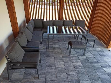 Duży narożnik ogrodowy metalowy Sodor Corner XXL z fotelami, pufami i stołem 160cm - Dark Grey
