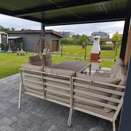 Duży narożnik ogrodowy wysokie oparcia z fotelami, pufami i stołem obiadowym 160cm Doros Corner XL - Polywood Cream