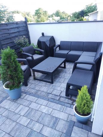 Duży narożnik ogrodowy z podnoszonym stołem