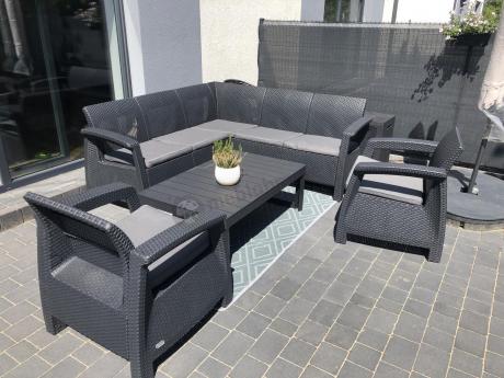 Duży narożnik ogrodowy z podnoszonym stołem