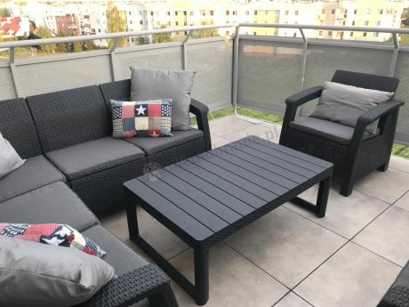 Duży narożnik ogrodowy z podnoszonym stołem