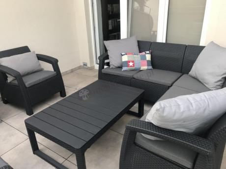 Duży narożnik ogrodowy z podnoszonym stołem