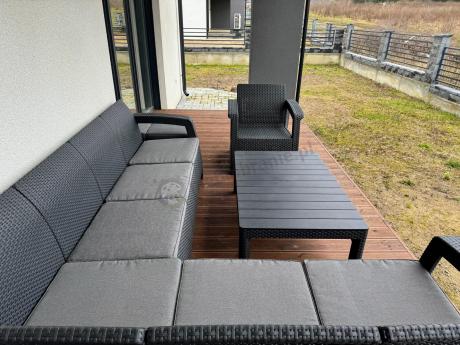 Duży narożnik Relly VI grafit z podnoszonym stołem i fotelem + pufy