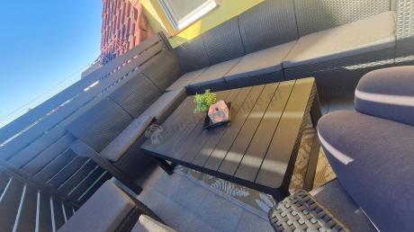 Duży narożnik Relly VI grafit z podnoszonym stołem i fotelem + pufy