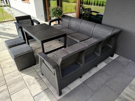 Duży narożnik Relly VI grafit z podnoszonym stołem i fotelem + pufy